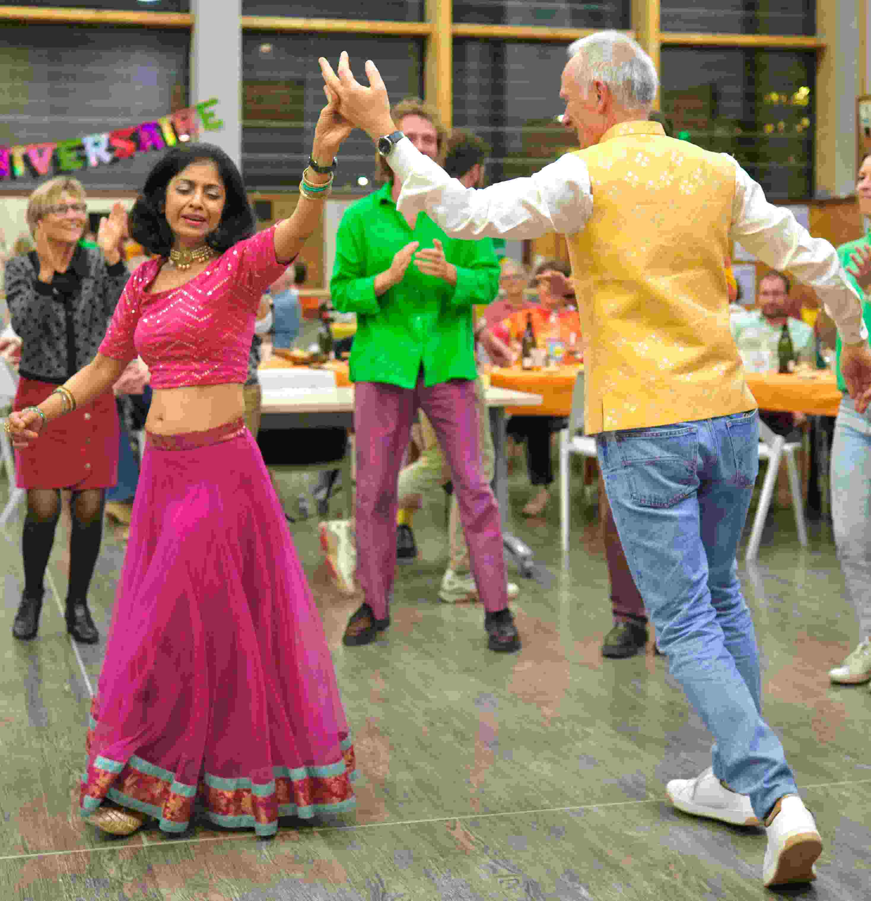 Danse indienne lors d'une réception de mariage